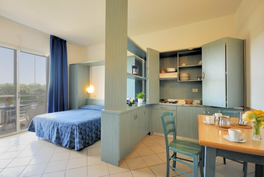 La Cecinella Apartments マリーナ・ディ・チェーチナ エクステリア 写真