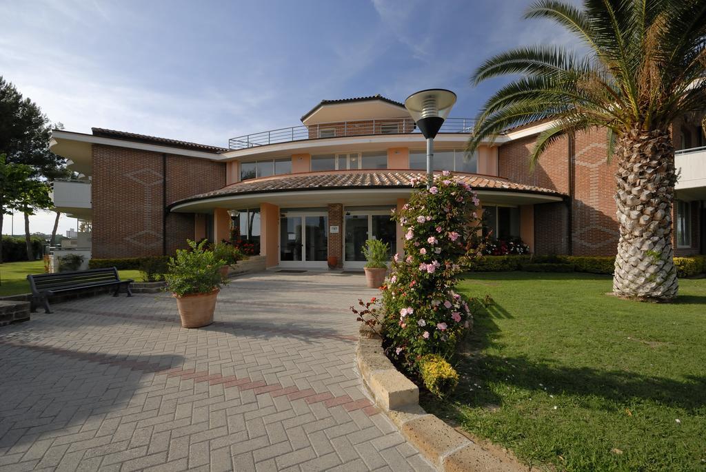 La Cecinella Apartments マリーナ・ディ・チェーチナ エクステリア 写真