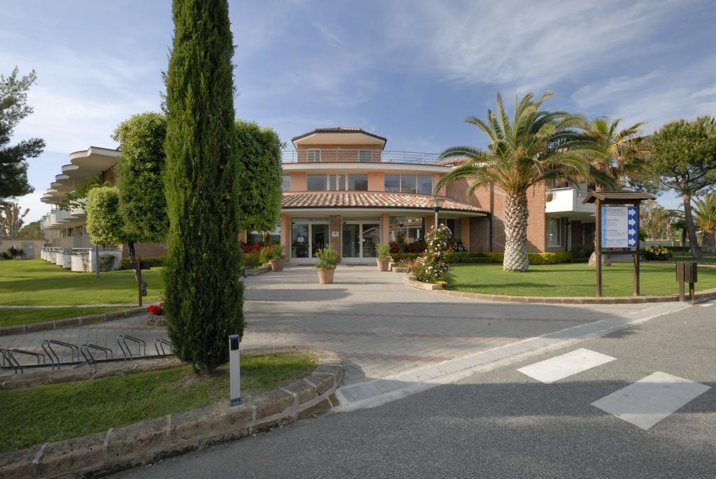 La Cecinella Apartments マリーナ・ディ・チェーチナ エクステリア 写真